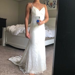 Beautiful, elegant wedding dress!